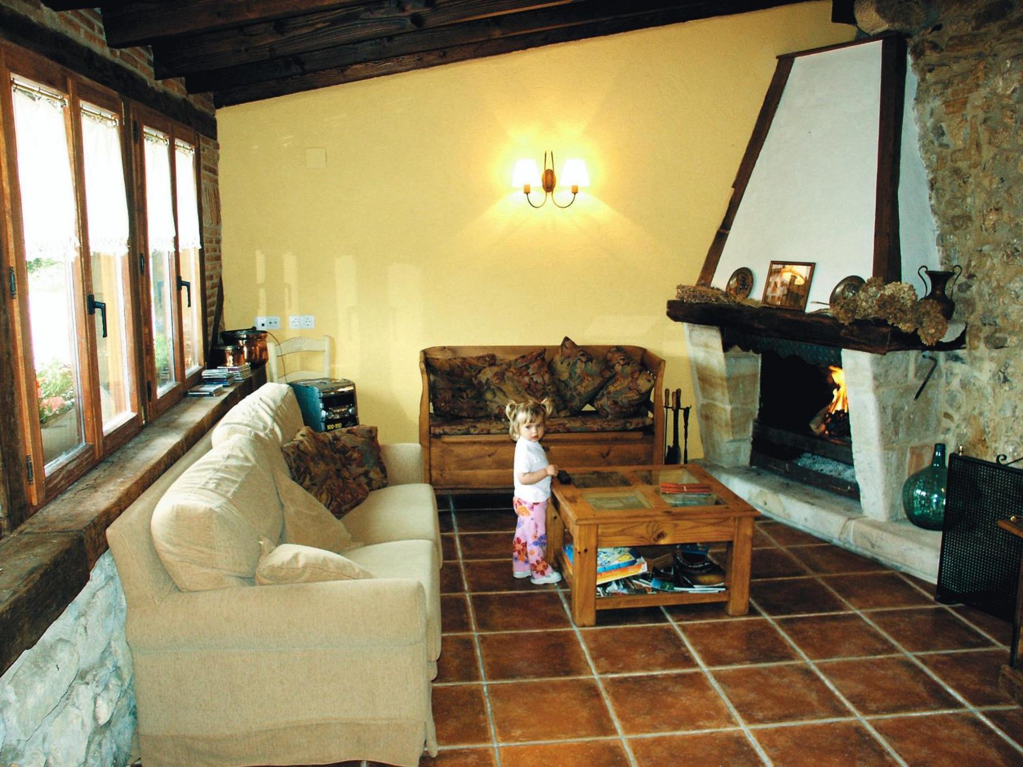 Aristieta Guest House Ajangiz Luaran gambar